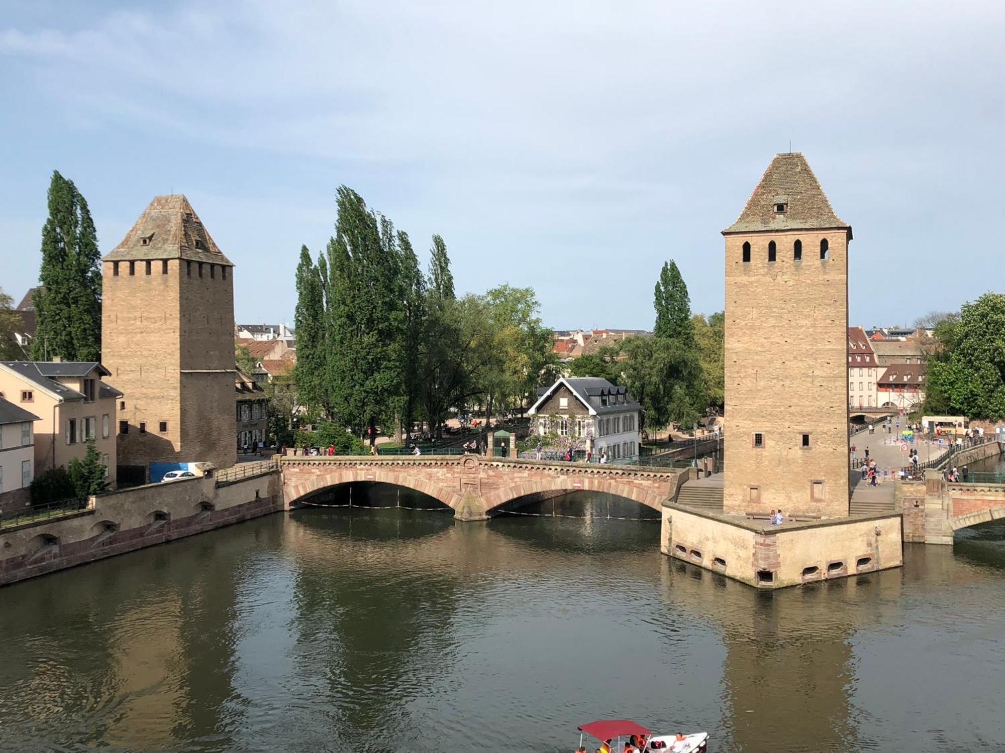 Luminous Apartment In Kehl Near Strasbourg, Conveniently Located Next To A Tram Stop With Direct Access To Strasbourg City Centre Esterno foto